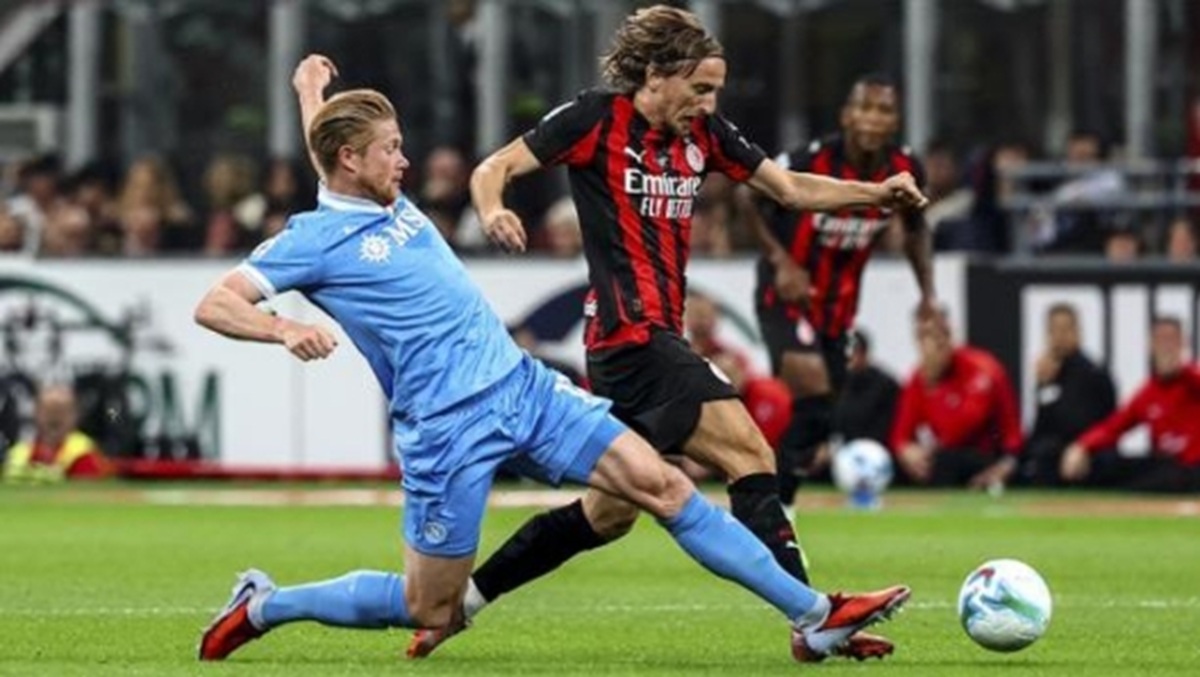 SERIE A: IL MILAN CADE A NAPOLI E SCIVOLA AL TERZO POSTO